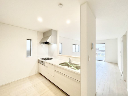 �L�b�`���@�u�₩�ȕ����ʂ蔲����L�b�`���B��������̂Ŗ��邭���C�ɂ��𗧂��܂��B