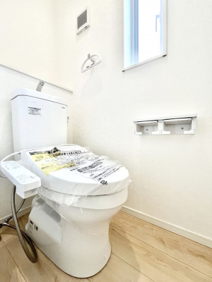 �g�C���@������3�������`Toilet�`�@�Y��E�X�b�L���E���K�ȃE�H�V�����b�g�t�g�C���ł��낰���Ԃł��B�̌������薾�邭�A���K��ԂƂȂ��Ă���܂��������g���ꏊ�����炱���̔z���ł��I