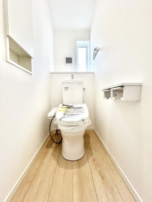 �g�C���@�g�C����1�K��2�K���ꂼ��ɔz�u����Ă��ĂƂĂ��֗��ł��B 