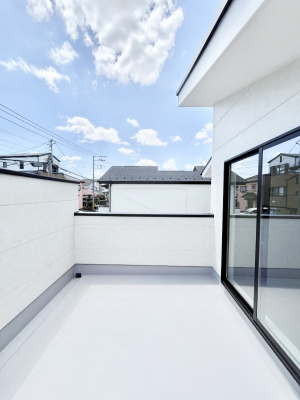 �o���R�j�[�@�����`Balcony�`  �o���R�j�[�͉������z���������݁A���z�c����󕨂��C�����悭�������Ƃ��ł��܂��B  �g���₷���J���I�ȃo���R�j�[�ł����z�����������Ղ�~�蒍���A�o���R�j�[�t���Z�܂��B  