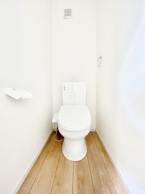 �g�C���@�����`Toilet�`�@�Y��E�X�b�L���E���K�ȃE�H�V�����b�g�t�g�C���ł��낰���Ԃł��B�g�C���͖����g�킴��𓾂Ȃ����́B����������ۂ������ł��ˁB�g�C����2��������̂Œ��̍��G���ɕ֗��ł��I