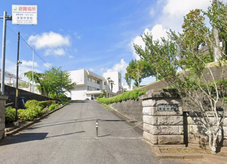 ���ӊ��@���w�Z 850m �󐼎s���{�W���w�Z