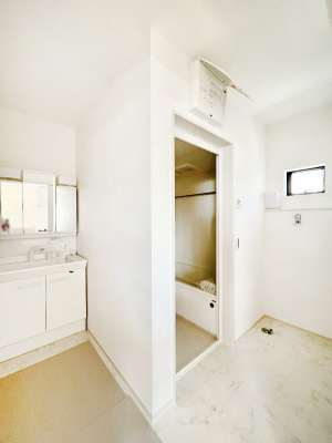 ���̑��@��Ƃ�̐��ʃX�y�[�X�Œ��̐g�x�x���X���[�Y��