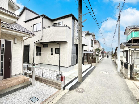 ���n�O�ώʐ^�@�O�ρ`Exterior�`   �O�ʓ��H�͊ՐÂȏZ��n���͂���Ԓʂ�̏��Ȃ����H�B���Ԃ̏o��������炭�炭�ł��I���s���_�E���n���w�̂���]�́A���C�y�ɂ��₢���킹���������I