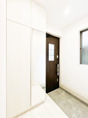 ���ց@�����`Entrance�`�@�Ƃ̒��ł��q�l���}����ŏ��̏ꏊ�ł��錺�ւ́A�Ƃ̈�ۂ��̂��̂ł��I�L�x�Ȍ��֎��[�ŁA����Y��ɕۂ��Ƃ��o���܂��􌺊ւɂ͂����Ղ���[�̉��ʔ��������I