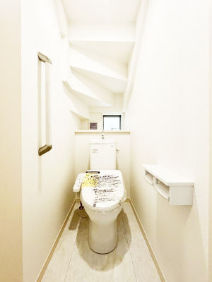 �g�C���@�����`Toilet�`�@�Y��E�X�b�L���E���K�ȃE�H�V�����b�g�t�g�C���ł��낰���Ԃł��B�g�C���͖����g�킴��𓾂Ȃ����́B����������ۂ������ł��ˁB�g�C����2��������̂Œ��̍��G���ɕ֗��ł��I