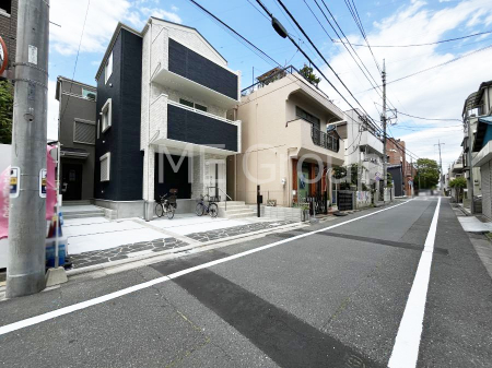 ���n�O�ώʐ^�@�O�ρ`Exterior�`�@�O�ʓ��H�F�쓌 5.51m �����@�O�ʓ��H�͊ՐÂȏZ��n���͂���Ԓʂ�̏��Ȃ����H�B���Ԃ̏o��������炭�炭�ł��I���s���_�E���n���w�̂���]�́A���C�y�ɂ��₢���킹���������I