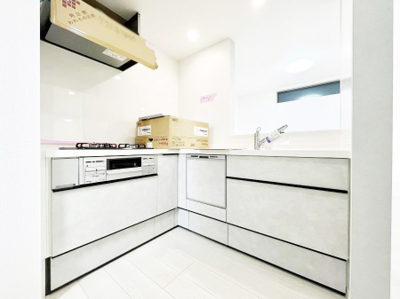 �L�b�`���@�����`Kitchen�`�@�u���������͉�����낤�v����ȃL�b�`���Ȃ�v�������藿�����ł����Ⴂ�܂��B�L�b�`������̓��r���O����]�ł��܂��B�Ƒ����Ȃ��邨�Ƃ������ɂ������܂��B