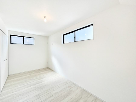 �Q���@�������P�������`Bed Room�`�@2�ʍ̌����m�ۂ������邢�����́A���ʂ����ǂ��A��ϋ��S�n�̗ǂ���ԂƂȂ��Ă���܂��B�u�₩�ȕ��������ċN���钩�́A���K�����̎n�܂�ɁI���������ʕ����ǂ��Z�܂���