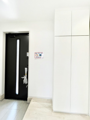 ���ց@�������P�������`Entrance�`�@�Ƃ̒��ł��q�l���}����ŏ��̏ꏊ�ł��錺�ւ́A�Ƃ̈�ۂ��̂��̂ł��I�L�x�Ȍ��֎��[�ŁA����Y��ɕۂ��Ƃ��o���܂��􌺊ւɂ͂����Ղ���[�̉��ʔ��������I