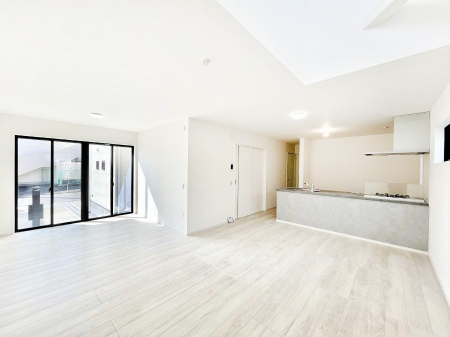 ���̑����ρ@�������P�������`Living�`�@�����ɂ݂͂�Ȃ��W���A�H���Ɗy������b���n�܂�B�b�ɖ����ɂȂ肷���āA��������Y��锼�߂��ɂȂ��Ă��܂��B����ȑ��̊Ԃ̍K�������������Ă����ꏊ�ł��肽���B