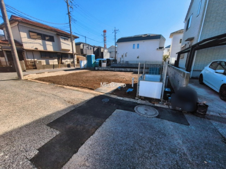 ���n�O�ώʐ^�@��1�������`Exterior�`�@�΂Ɍb�܂ꂽ�ՐÂȏZ��n�́A�L�т₩�ȃX���[���C�t�������Ă���܂��B�G�߂̈ڂ낢��g�߂Ɋ���������Ŏq��Ă���΁A���q�l�������Ƒf���ɐ������Ă����͂��ł��I  