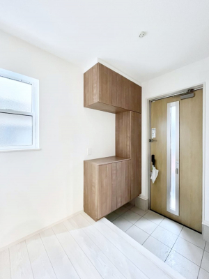 ���ց@�������P�������`Entrance�`�@�Ƃ̒��ł��q�l���}����ŏ��̏ꏊ�ł��錺�ւ́A�Ƃ̈�ۂ��̂��̂ł��I�L�x�Ȍ��֎��[�ŁA����Y��ɕۂ��Ƃ��o���܂��􌺊ւɂ͂����Ղ���[�̉��ʔ��������I