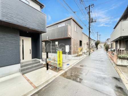 ���n�O�ώʐ^�@�O�ρ`Exterior�`�@�O�ʓ��H�F�k 4m �����@�O�ʓ��H�͊ՐÂȏZ��n���͂���Ԓʂ�̏��Ȃ����H�B���Ԃ̏o��������炭�炭�ł��I���s���_�E���n���w�̂���]�́A���C�y�ɂ��₢���킹���������I