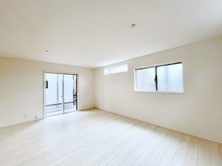 ���̑����ρ@�������P�������`Living�`�@�L���ȗz�������̏ꏊ���Ƃ炵�����B�����邱�̋�Ԃ݂͂�Ȃ̏Ί炪�W���ꏊ�A����Y��A���邱�Ƃ̂Ȃ����킢���Ȃ���b���y���ގ��ԁA��������̎v�����Ԃ���ꏊ�B