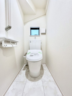�g�C���@������C�������`Toilet�`�@�������̂��鐅����g�C���̓E�H�V�����b�g�t���ł����g�C���͖����g�킴��𓾂Ȃ����́B����������ۂ������ł��ˁB�g�C����2��������̂Œ��̍��G���ɕ֗��ł��I
