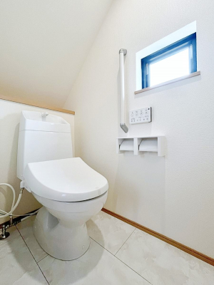 �g�C���@������A�������`Toilet�`�@�������̂��鐅����g�C���̓E�H�V�����b�g�t���ł����g�C���͖����g�킴��𓾂Ȃ����́B����������ۂ������ł��ˁB�g�C����2��������̂Œ��̍��G���ɕ֗��ł��I