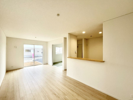 ���r���O�@���邢�z���������A�����̕��͋C�ɖ�������郊�r���O�E�_�C�j���O�B 