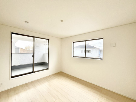 ���̑����ρ@�������P�������`Bed Room�`�@2�ʍ̌����m�ۂ������邢�����́A���ʂ����ǂ��A��ϋ��S�n�̗ǂ���ԂƂȂ��Ă���܂��B�u�₩�ȕ��������ċN���钩�́A���K�����̎n�܂�ɁI�������肪�ƂĂ��ǂ��Z�܂���