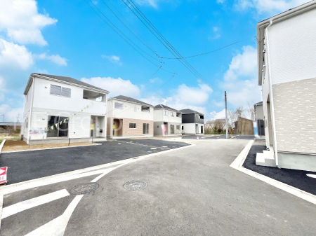 ���n�O�ώʐ^�@�O�ρ`Exterior�`�@�O�ʓ��H�͊ՐÂȏZ��n���͂���Ԓʂ�̏��Ȃ����H�B���Ԃ̏o��������炭�炭�ł��I���s���_�E���n���w�̂���]�́A���C�y�ɂ��₢���킹���������I