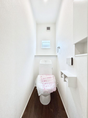 �g�C���@�g�C����1�K��2�K���ꂼ��ɔz�u����Ă��ĂƂĂ��֗��ł��B 