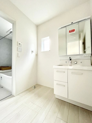 ���̑��@�������̂�����K��Ԃł��B�����̐g�x�x���C�����ǂ����g�������܂��B 