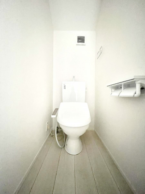 �g�C���@�g�C����1�K��2�K���ꂼ��ɔz�u����Ă��ĂƂĂ��֗��ł��B 