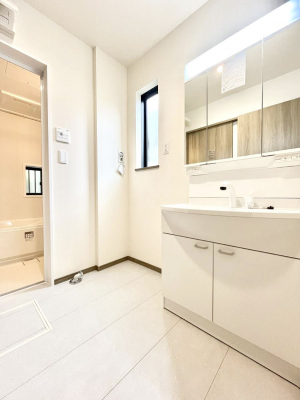 ���̑��@�������̂�����K��Ԃł��B�����̐g�x�x���C�����ǂ����g�������܂��B 