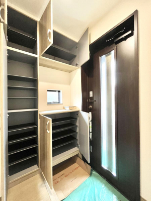 ���̑����ρ@�����Ղ���[�ł���V���[�Y�{�b�N�X�ŉƑ��S���̌C���A���ւ�������B  