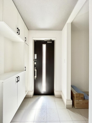 ���ց@�������P�������`Entrance�`�@�Ƃ̒��ł��q�l���}����ŏ��̏ꏊ�ł��錺�ւ́A�Ƃ̈�ۂ��̂��̂ł��I�L�x�Ȍ��֎��[�ŁA����Y��ɕۂ��Ƃ��o���܂��􌺊ւɂ͂����Ղ���[�̉��ʔ��������I