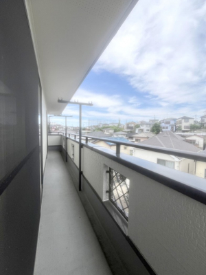 �o���R�j�[�@�����`Balcony�`  �o���R�j�[�͉������z���������݁A���z�c����󕨂��C�����悭�������Ƃ��ł��܂��B  �g���₷���J���I�ȃo���R�j�[�ł����z�����������Ղ�~�蒍���A�o���R�j�[�t���Z�܂��B  