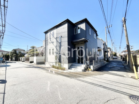 ���n�O�ώʐ^�@�O�ρ`Exterior�`�@�O�ʓ��H�F�쓌 5.01m �����A�k�� 3.36m �����@��w�̈�ˌ��Ă𒆐S�Ƃ����X���݂����R�Ƒ����A���ӂ͍��������������Ă��Ȃ��̂ŁA�΂̑����ՐÂȎ����������ł��B