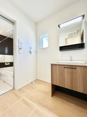 ���̑��@�����`Dressing Room�`�@�Â��Ȃ肪���Ȑ��ʏ�����������ƍ̌��Ɗ��C���\�Ȃ̂ŋC�����悭���g�������܂��B�O�ʋ��^�C�v�̐��ʑ�͋������[�ŎU�炩�肪���Ȑ��ʏ����X�b�L����