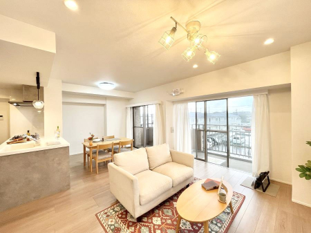 ���r���O�@�傫�ȑ����炽���Ղ�̗z���ƕ����������郊�r���O