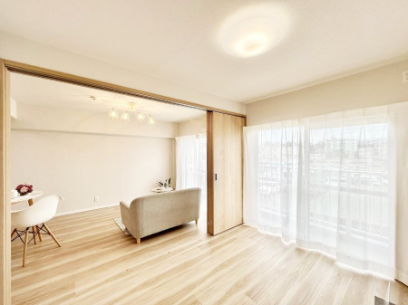 ���̑����ρ@�o���R�j�[���J�������v���X���Ă����m��