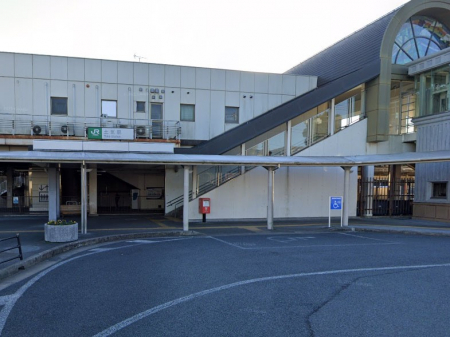 ���ӊ��@�w 1300m �y�C�w