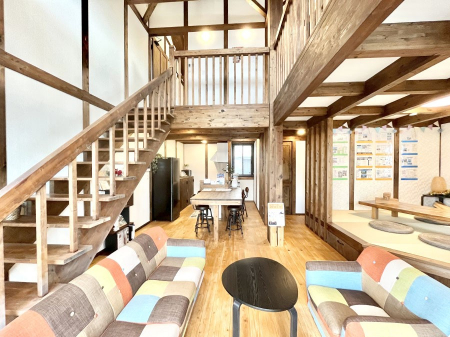 ���r���O�@���Ƒ��̓��₩�Șb�����ŕ�܂�閾�邢���r���O