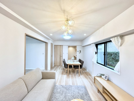 ���r���O�@�Ƒ��ꏏ�ɂ��H�����y���݂����Ȃ�L�X���r���O�_�C�j���O