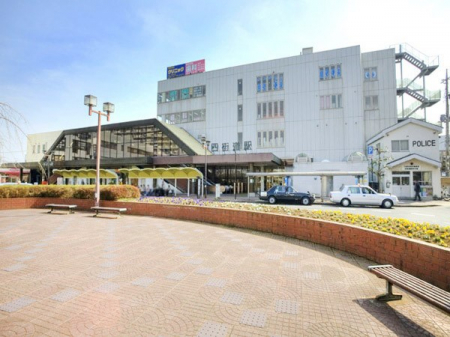 ���ӊ��@�w 1800m �����{���l�X���w