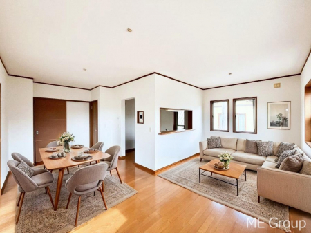 ���r���O�@�������������͋C�̂k�c�j�͉Ƒ��݂�Ȃ̉��K��ԁ��Ƌ��CG�ł�