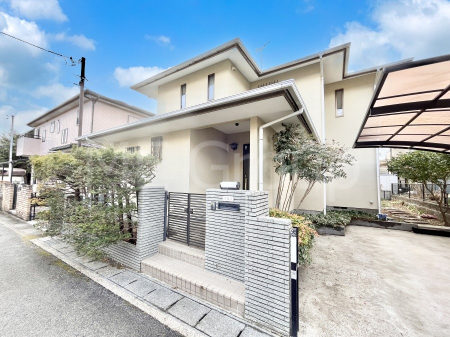 ���n�O�ώʐ^�@�������ꂽ�O�ρA�㎿�ȏZ��Ԃ��L���鎺���͉i�����S���ĉ߂�����Z���ł��B 