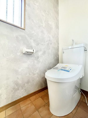 �g�C���@�g�C����1�K��2�K���ꂼ��ɔz�u����Ă��ĂƂĂ��֗��ł��B 