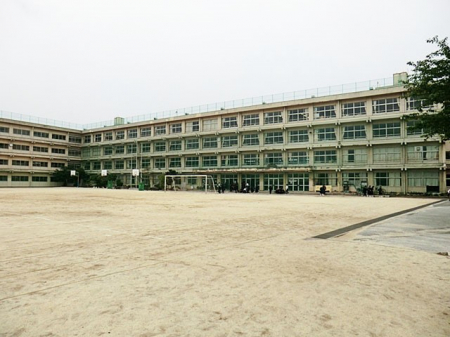 ���ӊ��@���w�Z 1610m ���P�J�s����񒆊w�Z