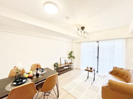 ���r���O�@�傫�ȑ����炽���Ղ�̗z���ƕ����������郊�r���O