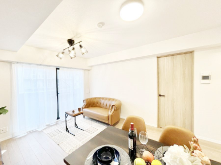 ���r���O�@�������������͋C�̂k�c�j�͉Ƒ��݂�Ȃ̉��K���