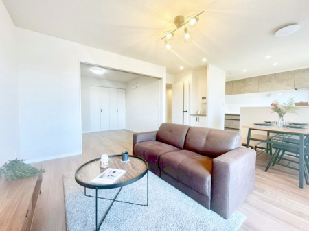 ���r���O�@�Ƒ��ꏏ�ɂ��H�����y���݂����Ȃ�L�X���r���O�_�C�j���O