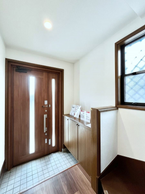 ���ց@�����`Entrance�`�@�Ƃ̒��ł��q�l���}����ŏ��̏ꏊ�ł��錺�ւ́A�Ƃ̈�ۂ��̂��̂ł��I�L�x�Ȍ��֎��[�ŁA����Y��ɕۂ��Ƃ��o���܂��􌺊ւɂ͂����Ղ���[�̉��ʔ��������I