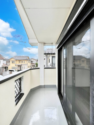 �o���R�j�[�@�����`Balcony�`  �o���R�j�[�͉������z���������݁A���z�c����󕨂��C�����悭�������Ƃ��ł��܂��B  �g���₷���J���I�ȃo���R�j�[�ł����z�����������Ղ�~�蒍���A�o���R�j�[�t���Z�܂��B  
