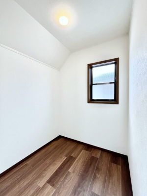 ���̑��@�����`Walk-in Closet�`�@�K�v�Ȃ��̂�R�[�f�B�l�[�g���ꗗ���Ċm�F�ł��A�g�x�x�⏀�����Z���ԂōςރE�H�[�N�C���N���[�[�b�g��ݒu���܂����B�Ƃ̒�����������Ƃ�����֗��Ȏ��[�X�y�[�X�ł��B