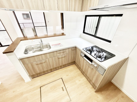 �L�b�`���@�J�E���^�[�z���ɂ��b�������Ȃ��疈���̂������������Ɗy����